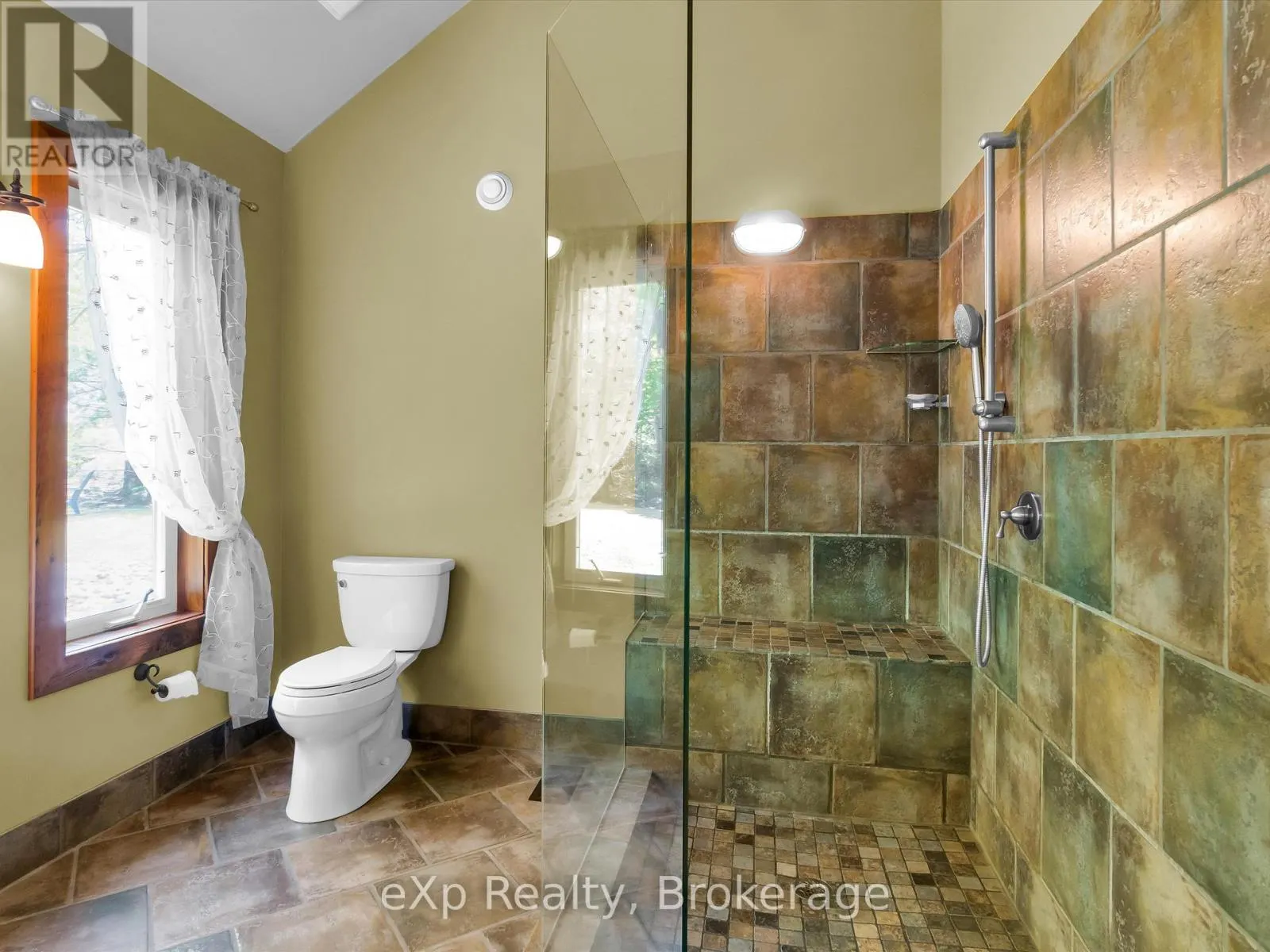 6646 1040LITTLEBEAUSOLEIL ISLAND