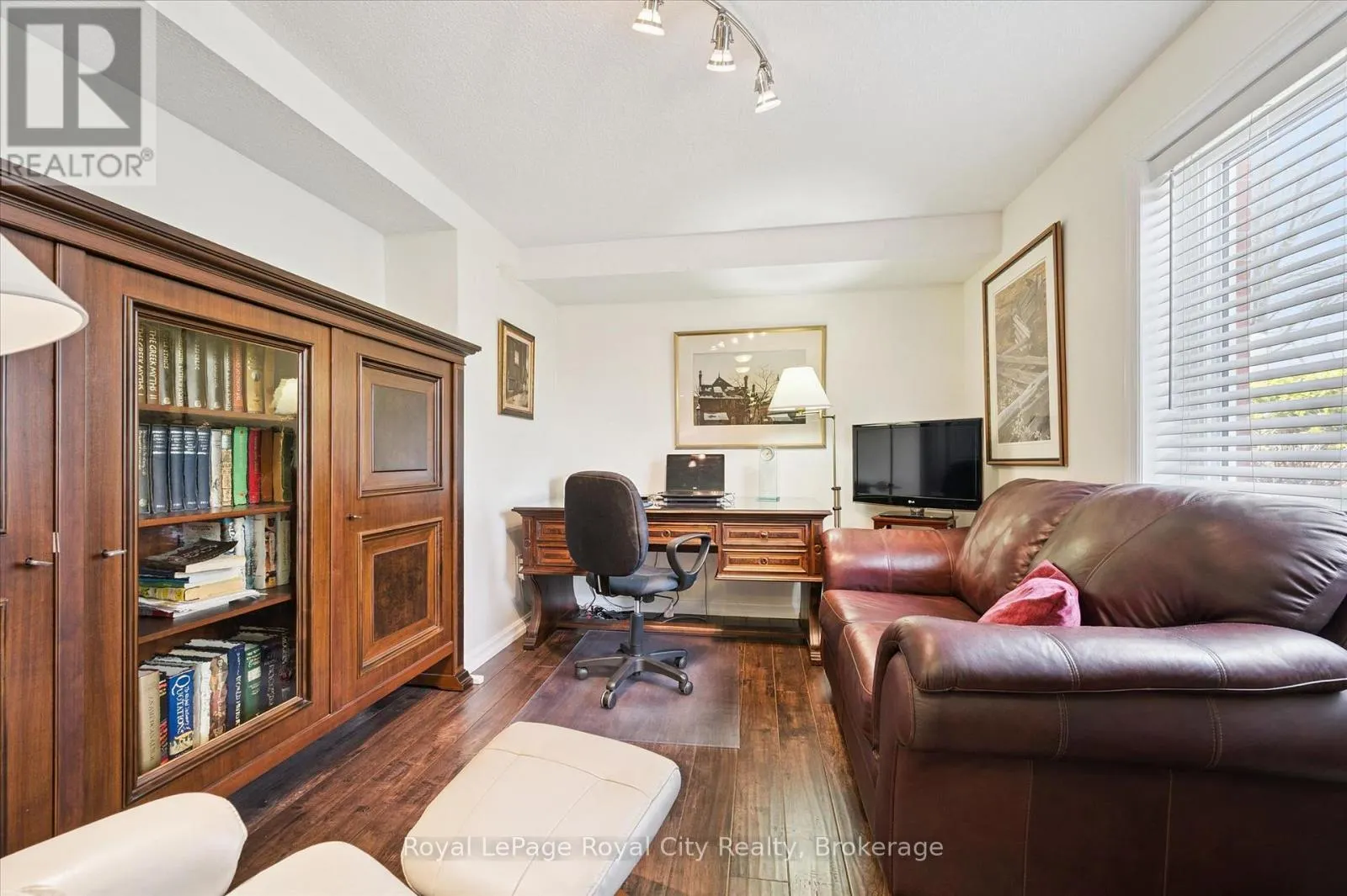 8284 INDIAN TRAIL