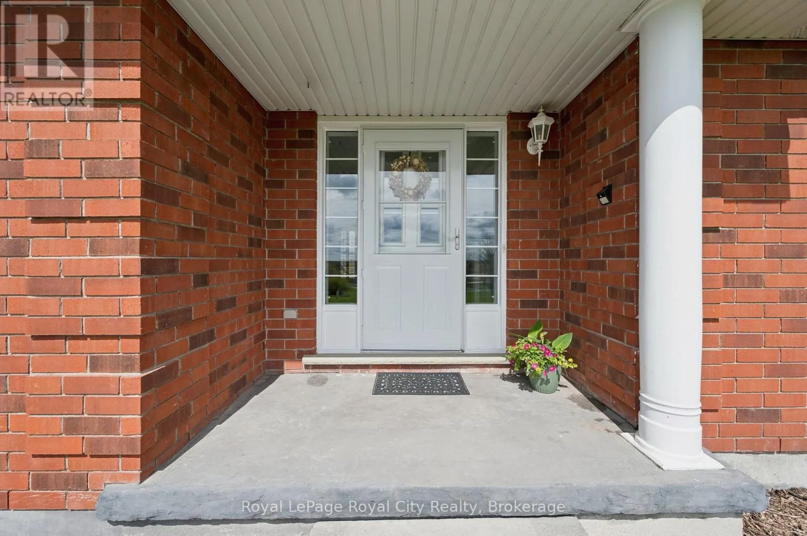 8284 INDIAN TRAIL