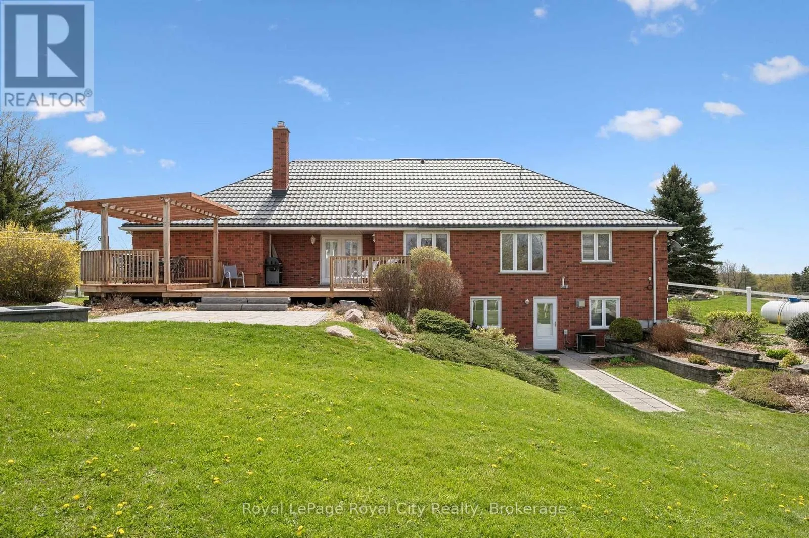 8284 INDIAN TRAIL