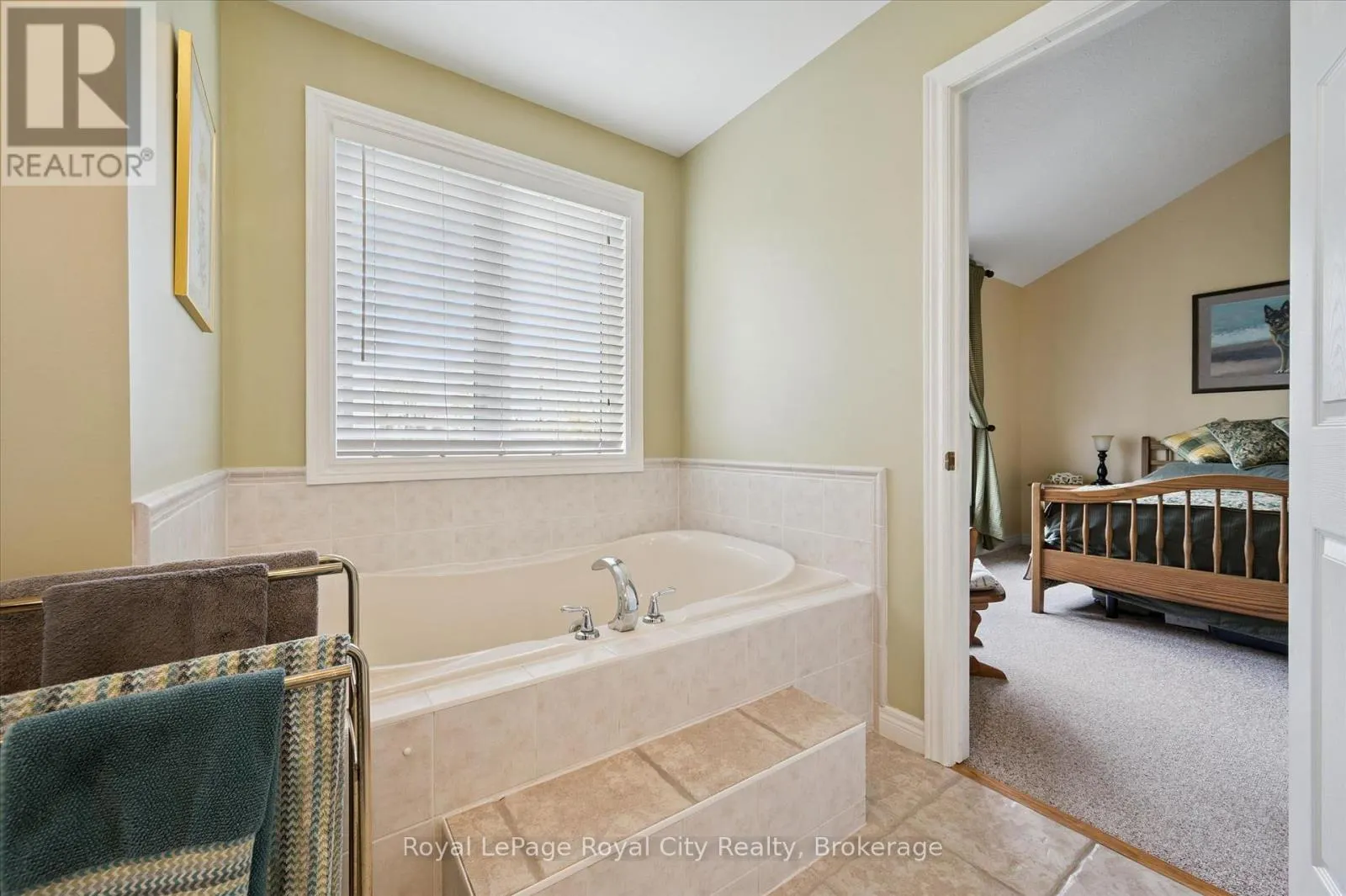 8284 INDIAN TRAIL