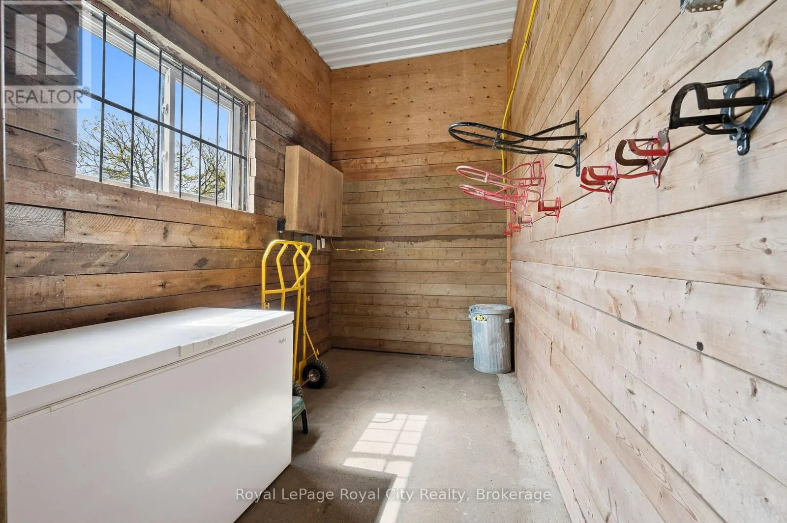 8284 INDIAN TRAIL