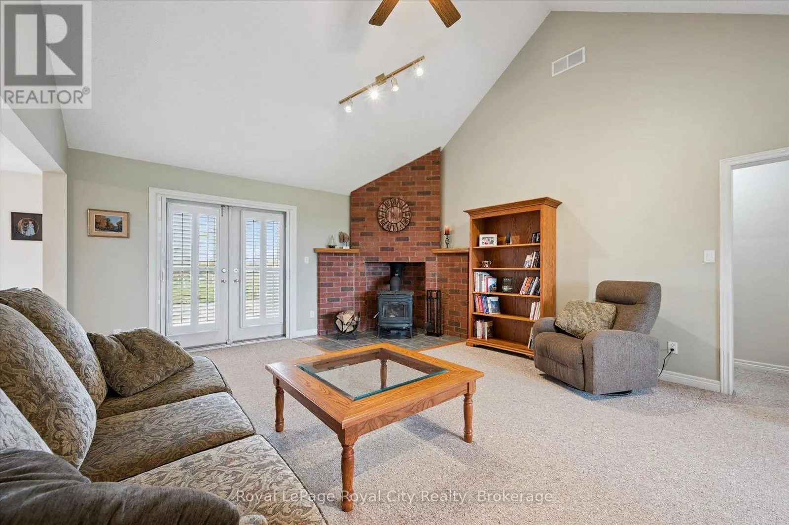 8284 INDIAN TRAIL