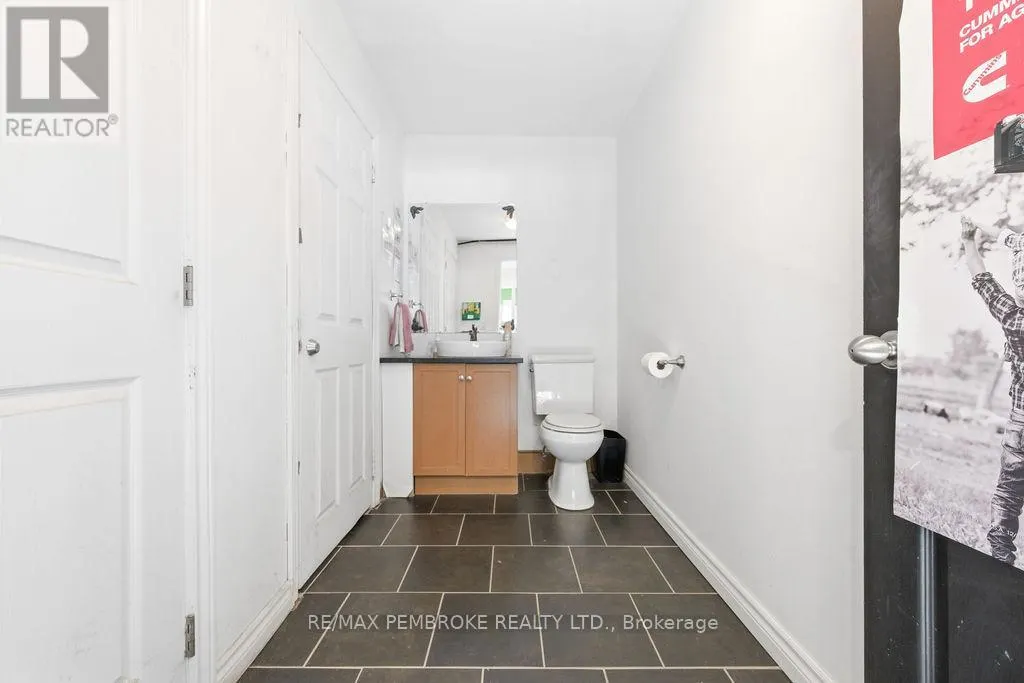 A - 2551 PETAWAWA BOULEVARD #A