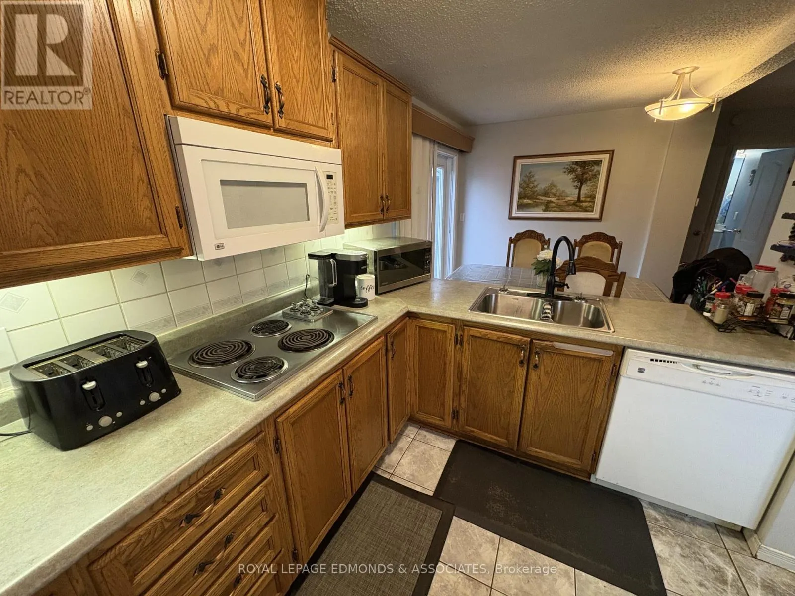 650 LORNE STREET W