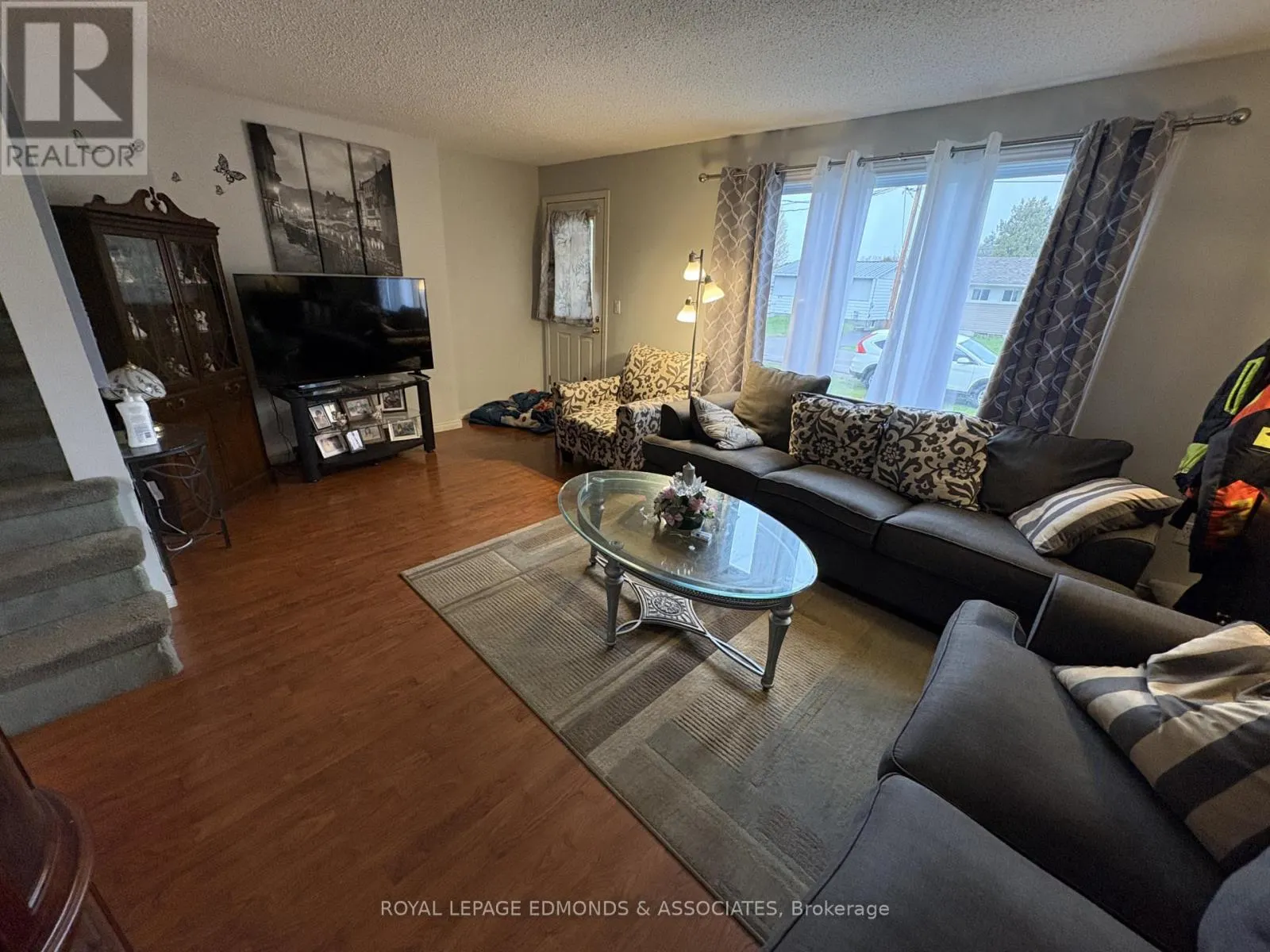 650 LORNE STREET W