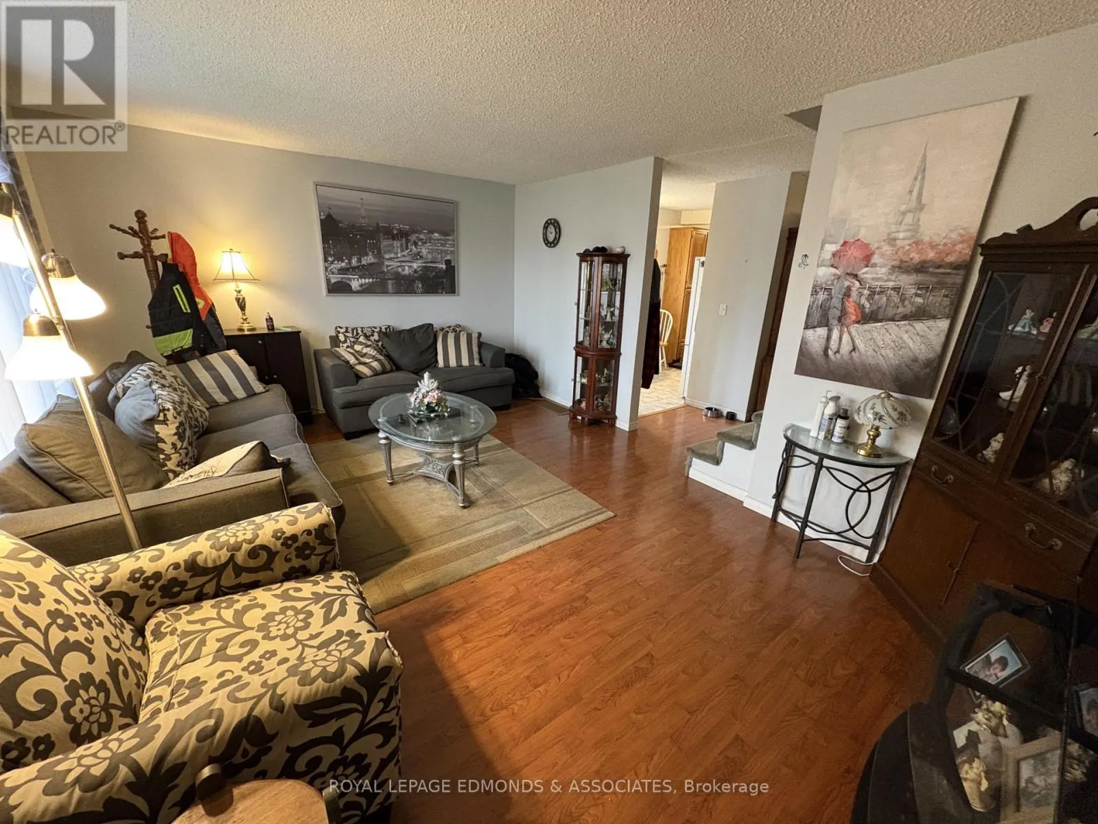 650 LORNE STREET W