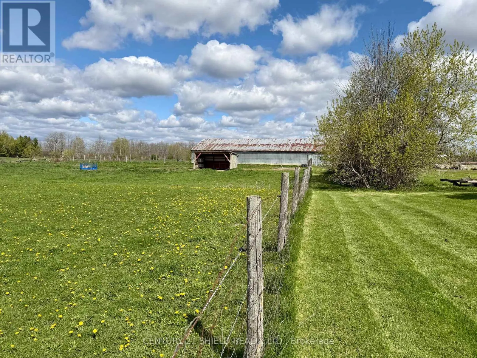ST. ANDREWS - 17637 ISLAND ROAD E