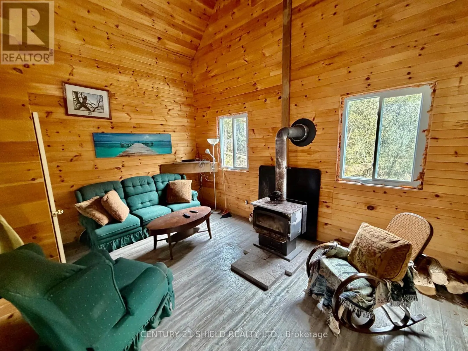 ST. ANDREWS - 17637 ISLAND ROAD E