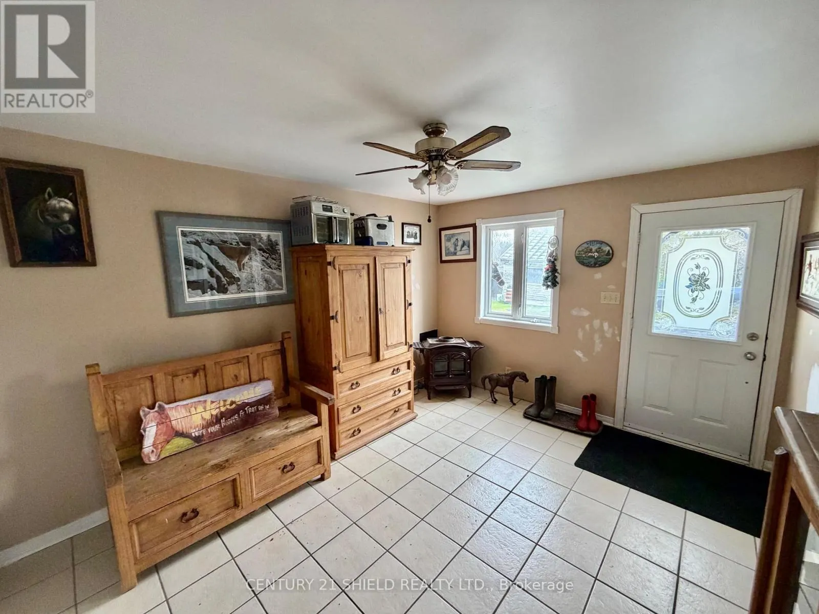 ST. ANDREWS - 17637 ISLAND ROAD E