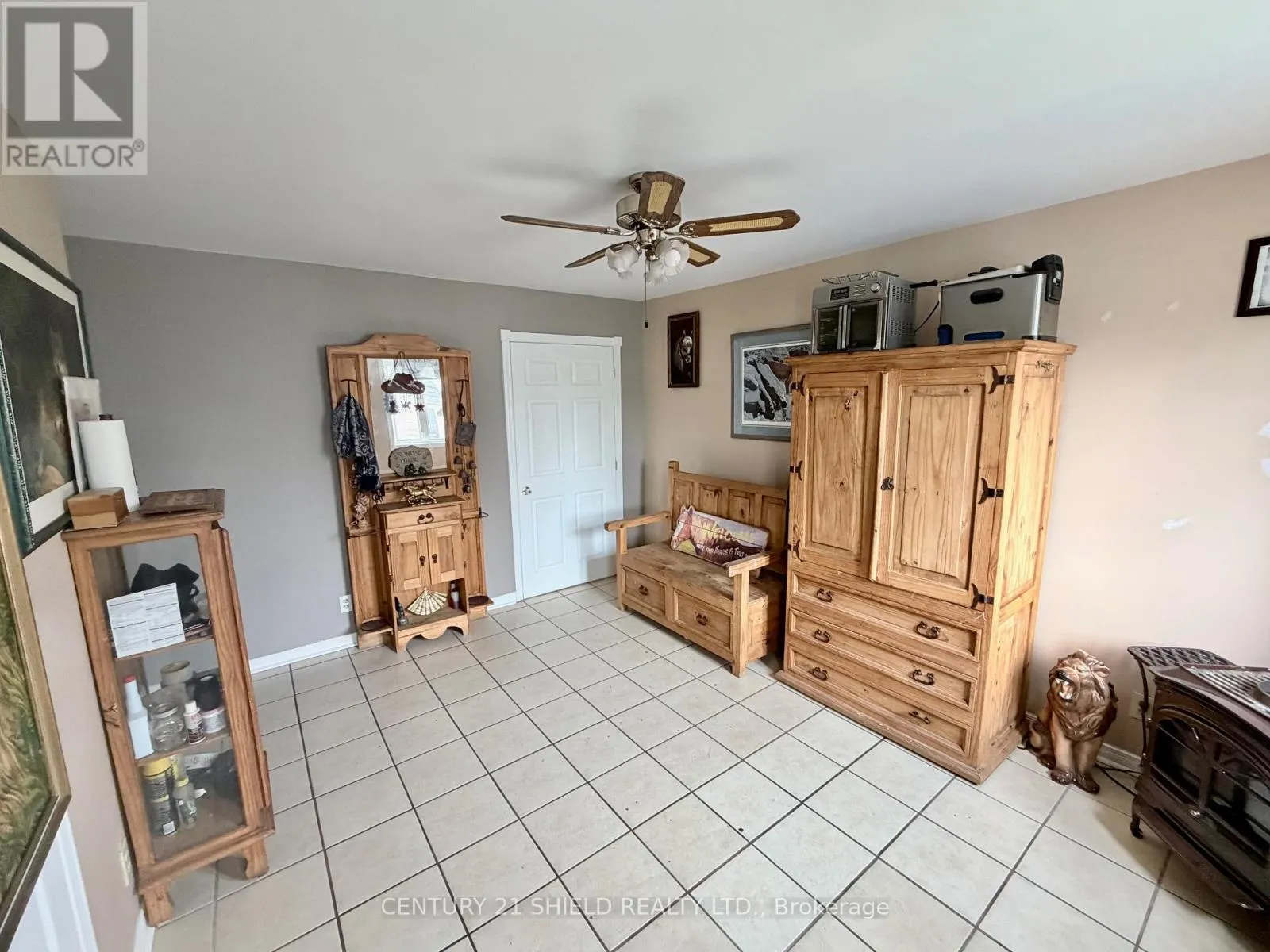 ST. ANDREWS - 17637 ISLAND ROAD E