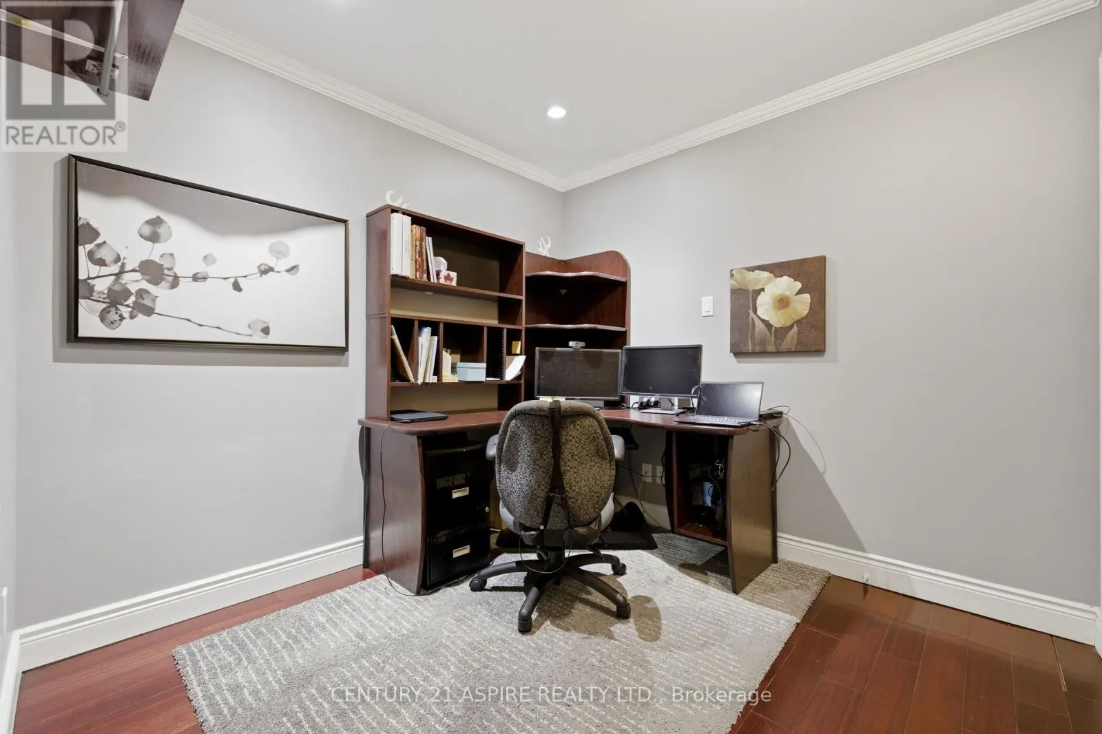 84 PINEWOOD PLACE