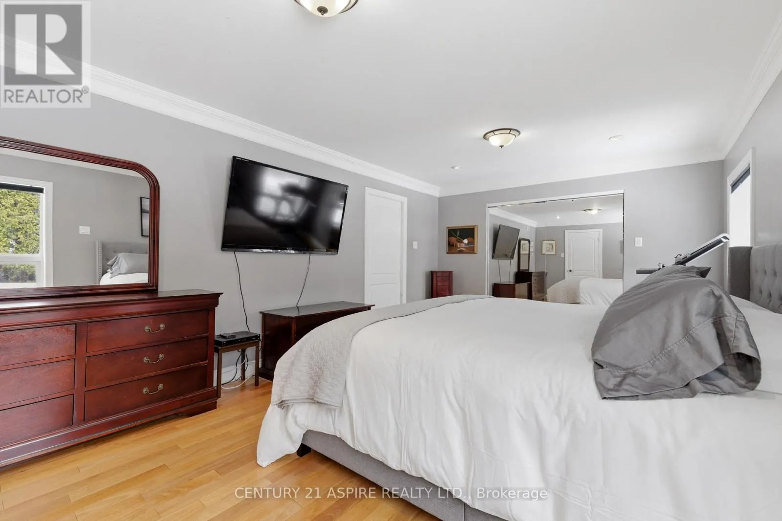 84 PINEWOOD PLACE