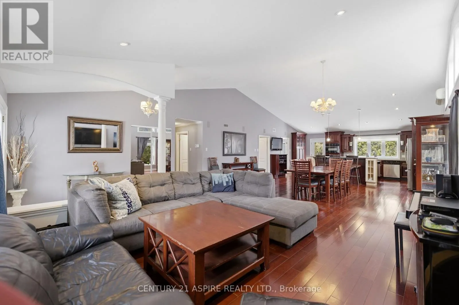 84 PINEWOOD PLACE