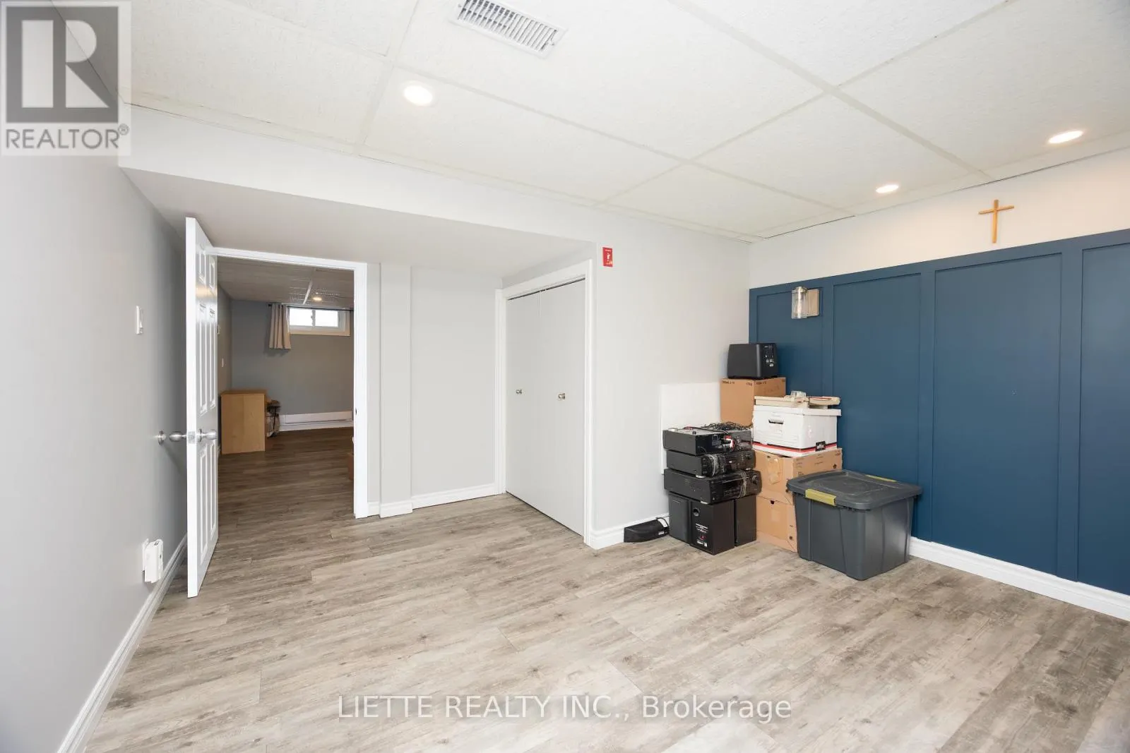 385 MAIN STREET S