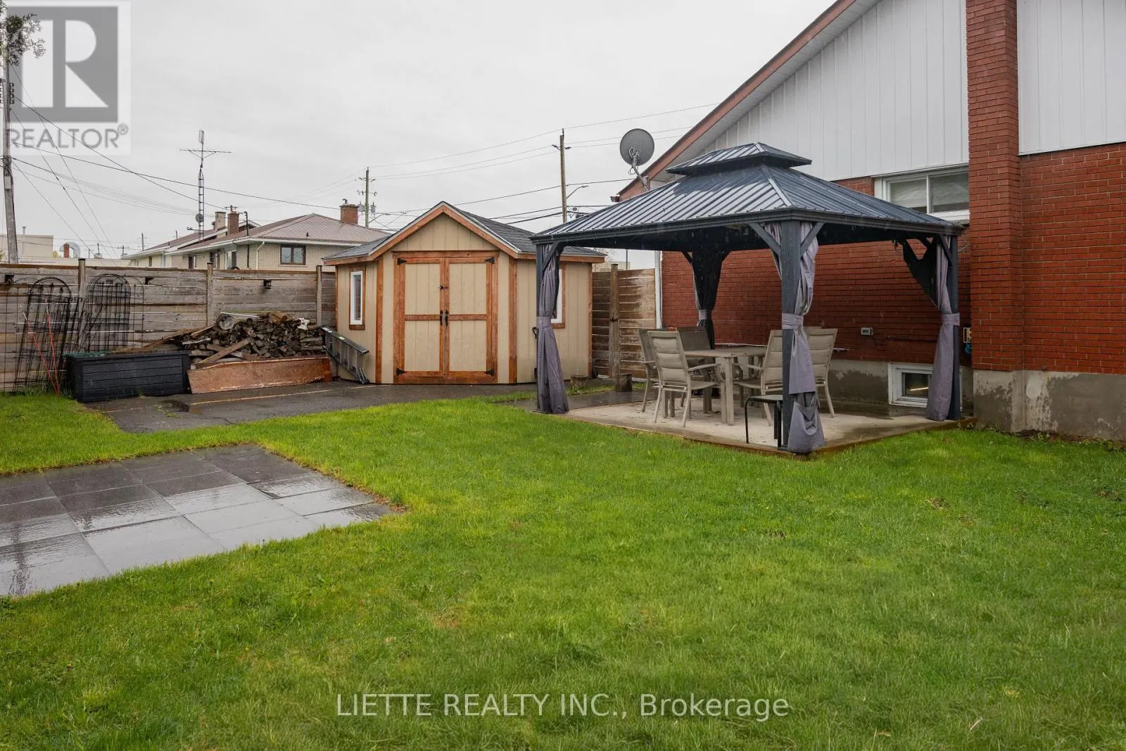 385 MAIN STREET S