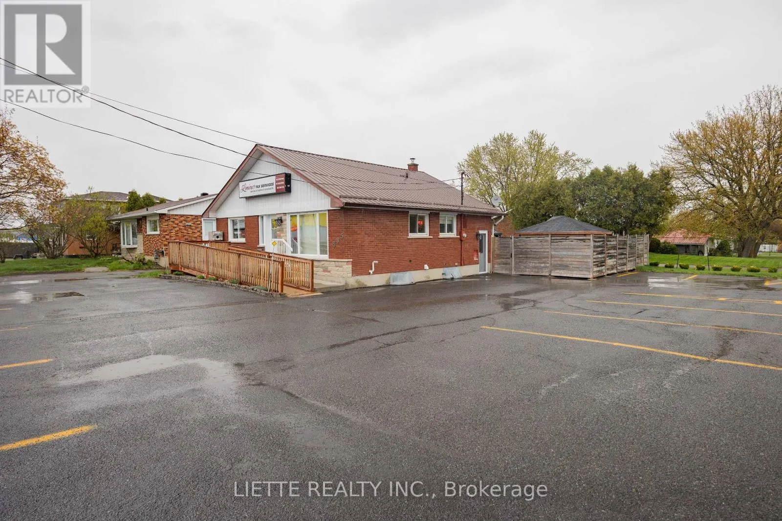 385 MAIN STREET S