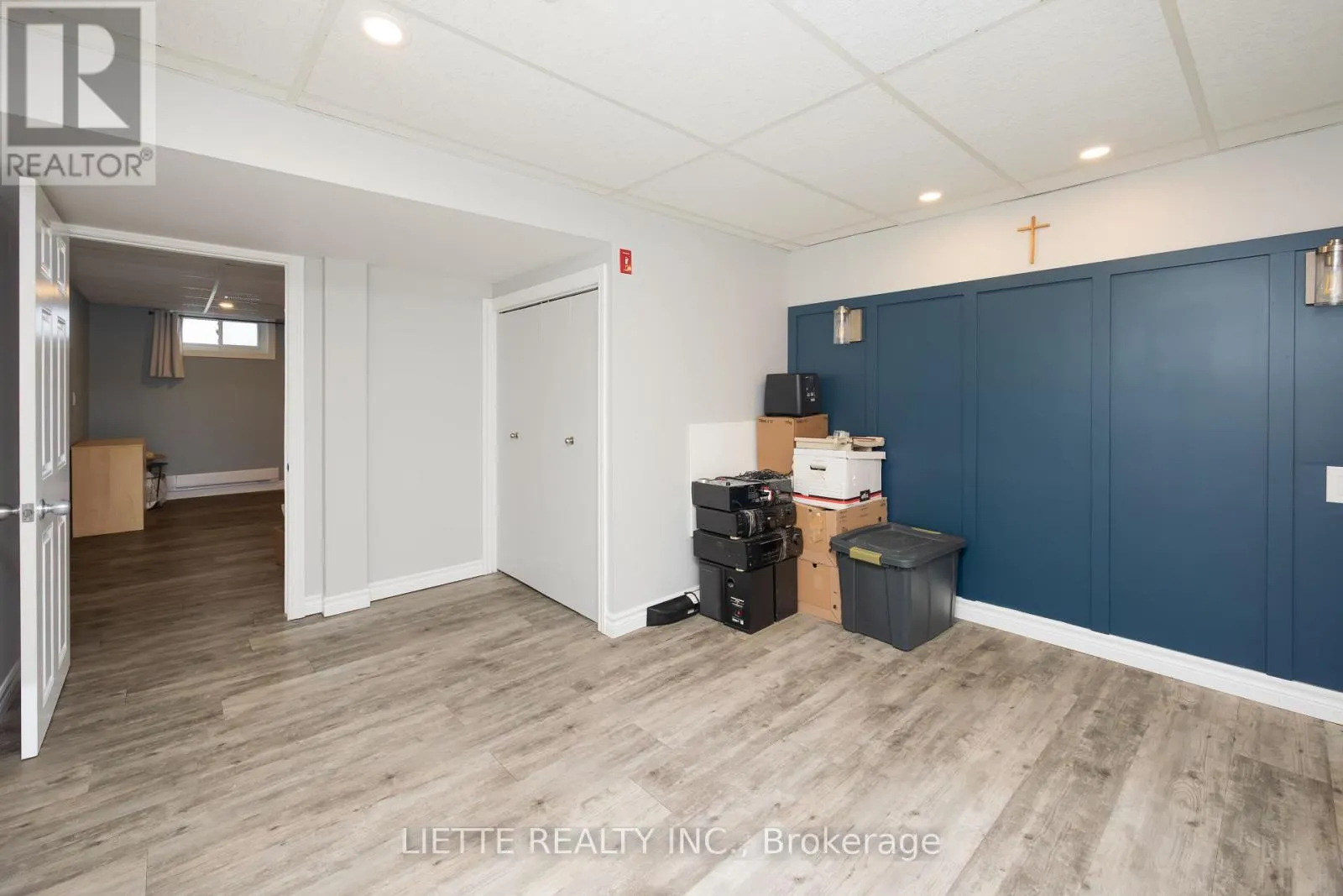 385 MAIN STREET S