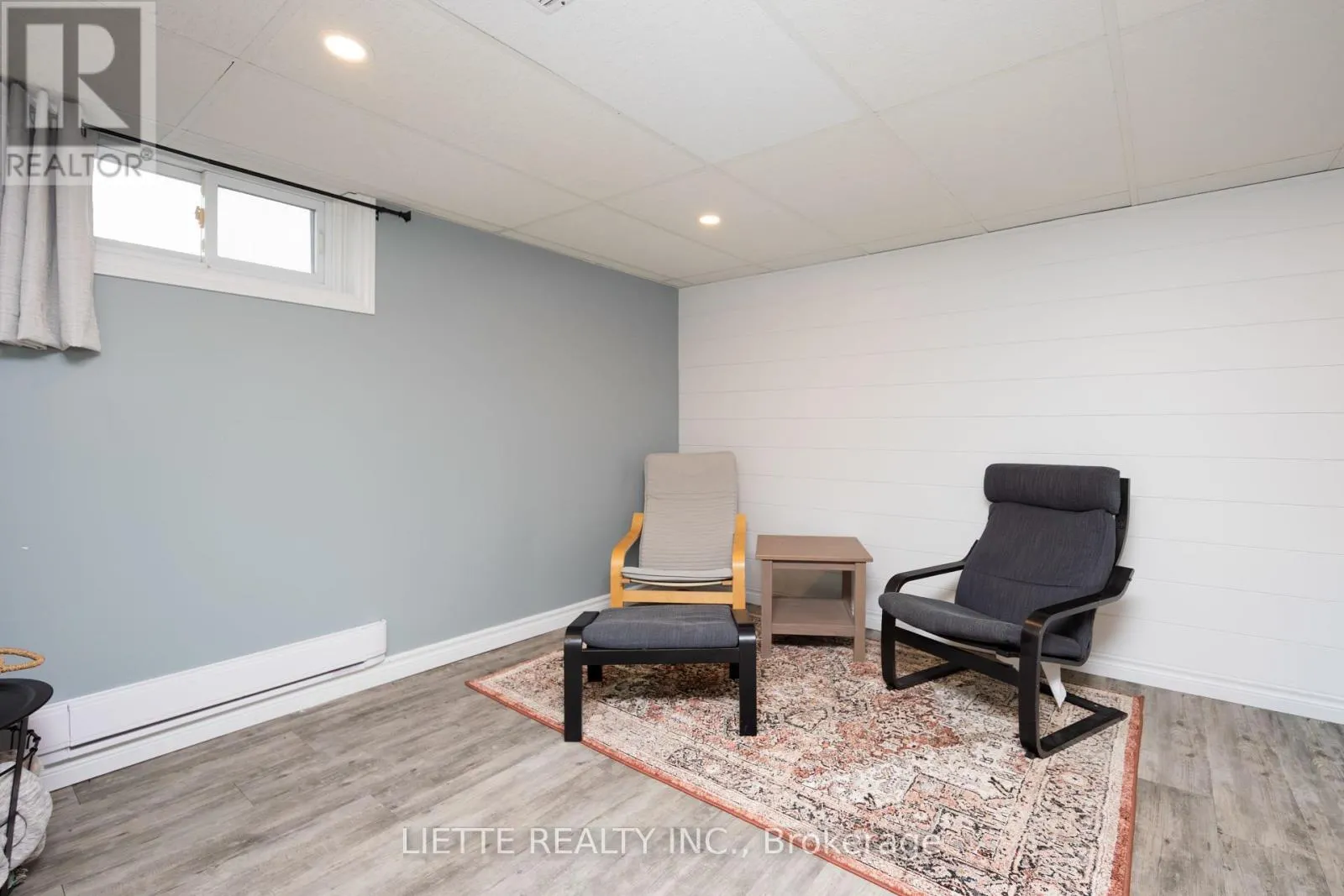 385 MAIN STREET S