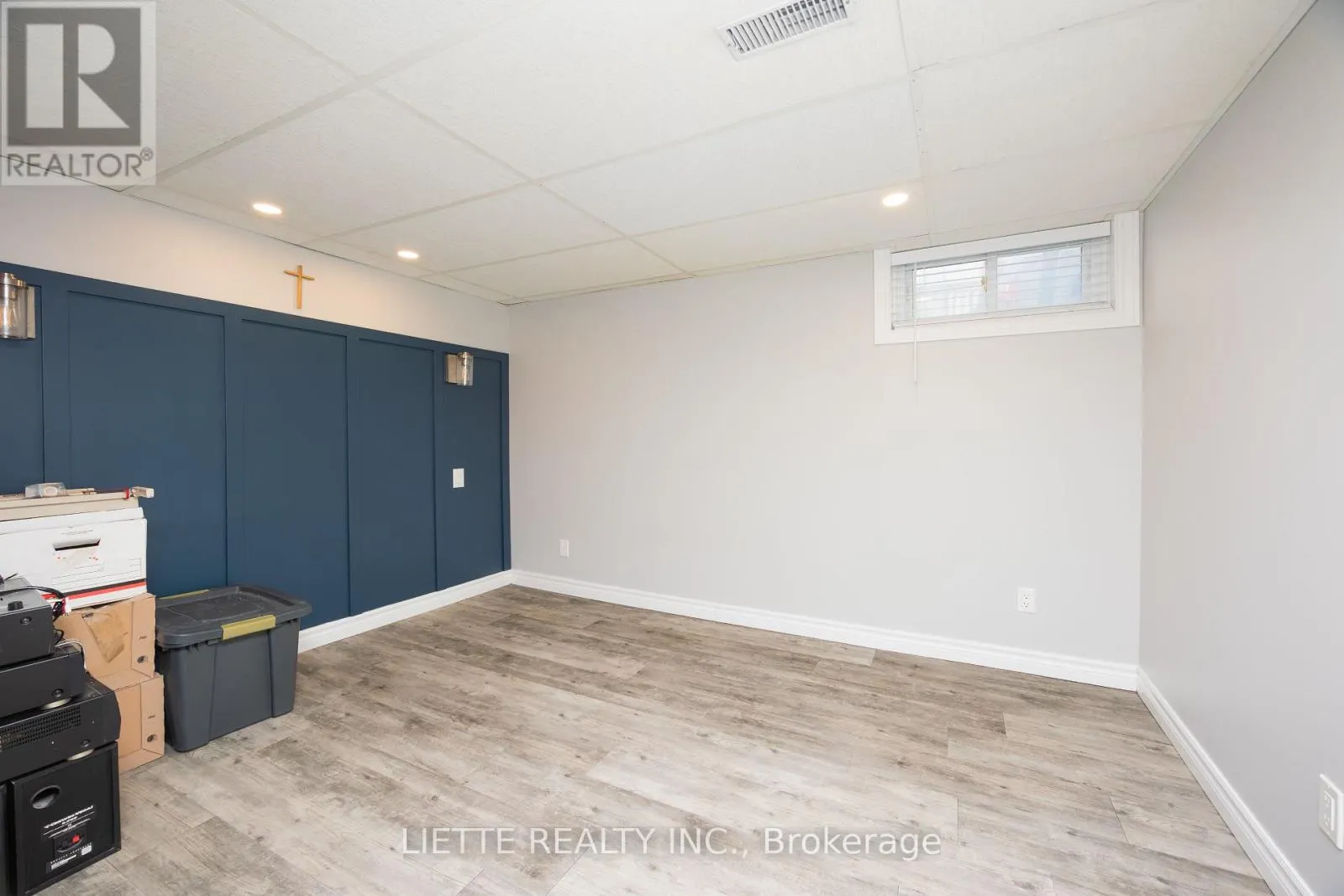 385 MAIN STREET S