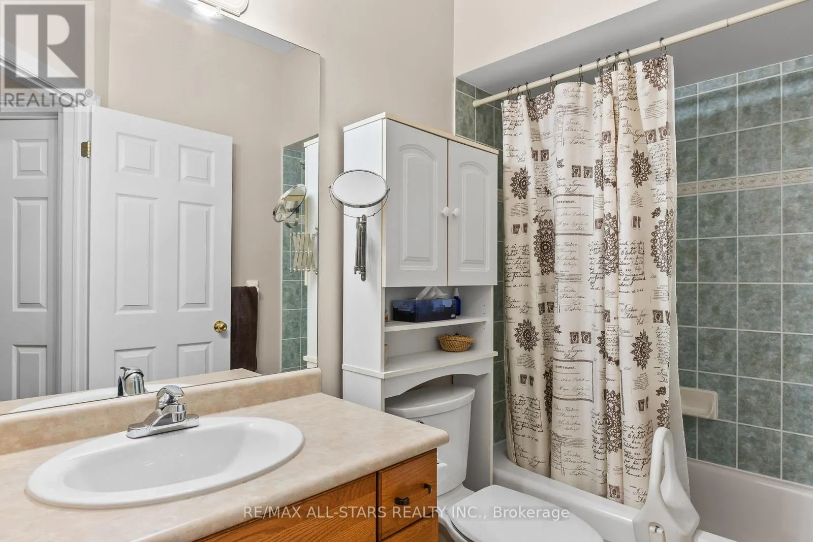 11 - 111 COLBORNE STREET #11