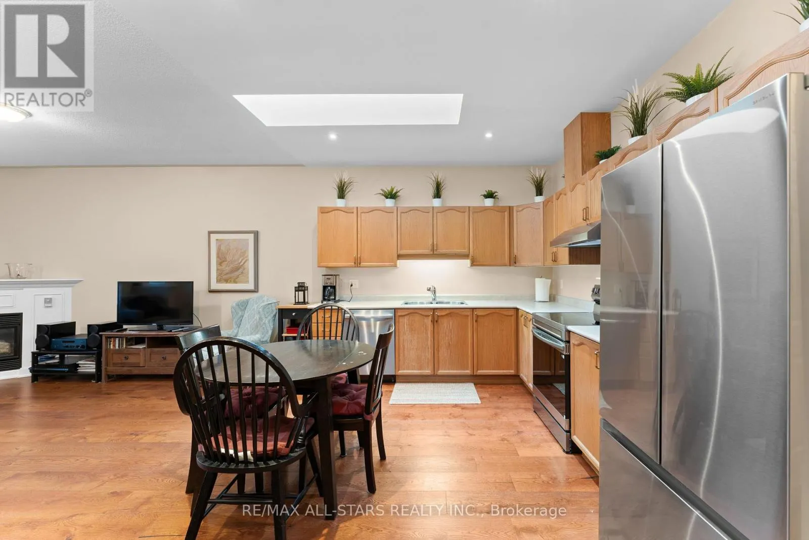 11 - 111 COLBORNE STREET #11