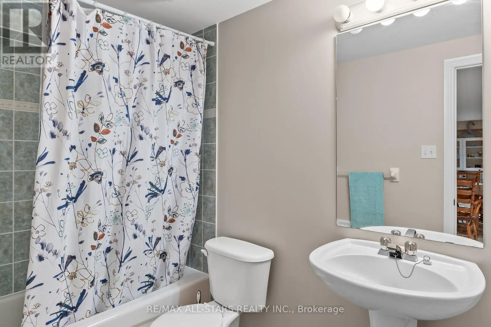 11 - 111 COLBORNE STREET #11