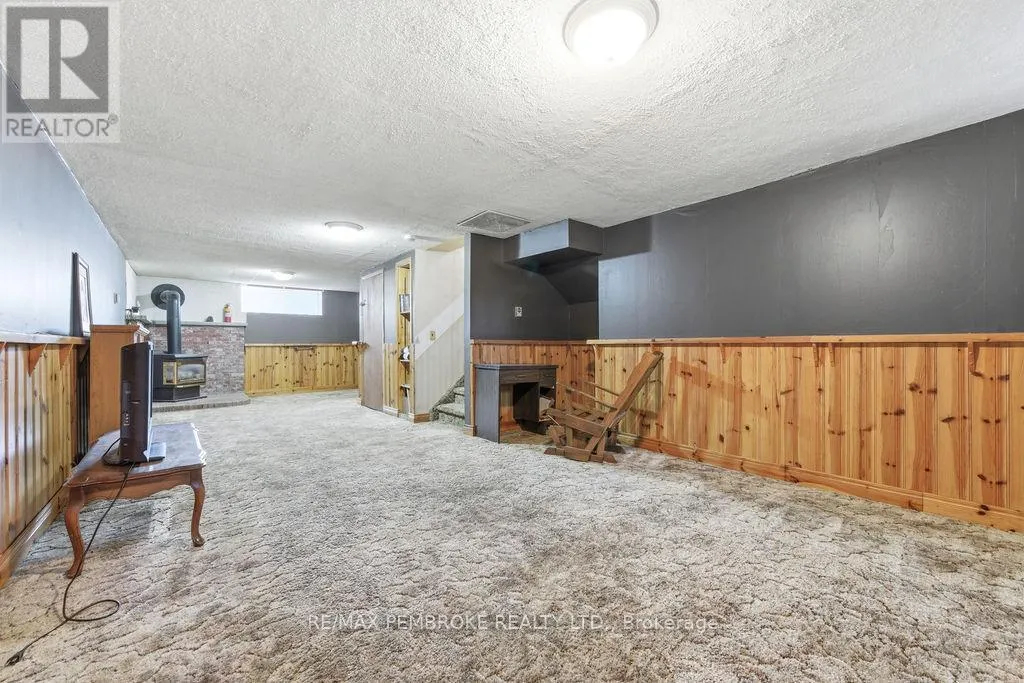 20 MAPLE AVENUE