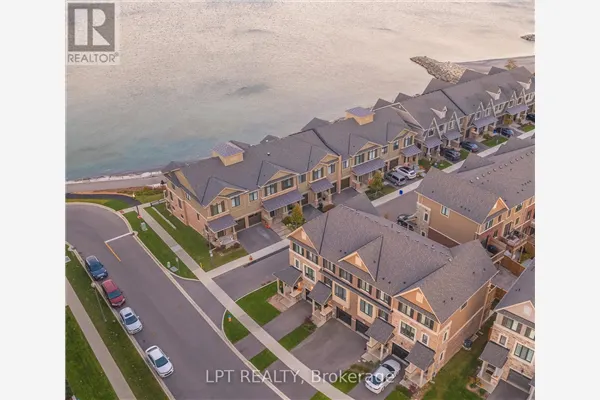 16 PLACE POLONAISE DRIVE