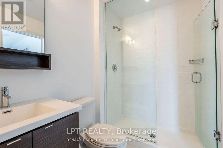 16 PLACE POLONAISE DRIVE