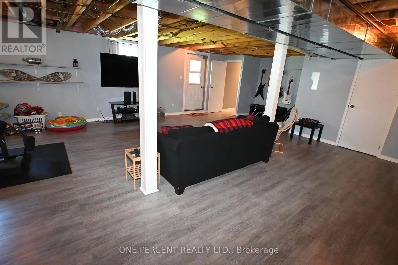 2010 RUE DU PARC STREET W