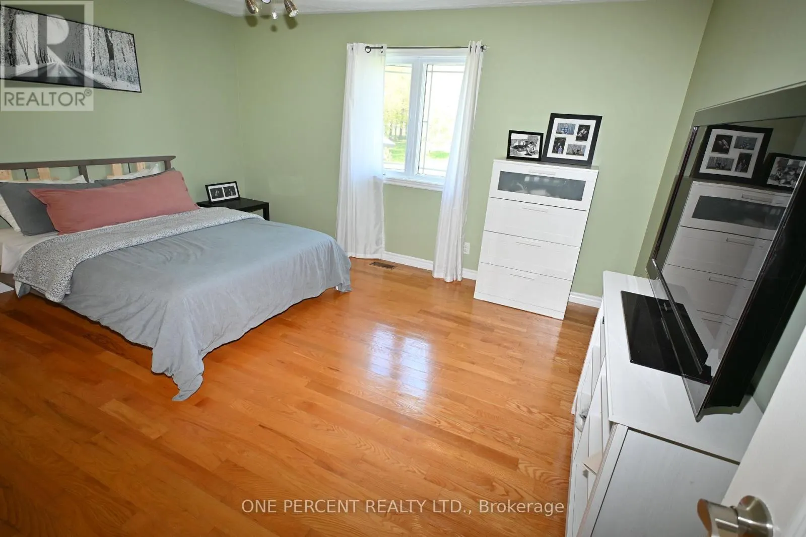 2010 RUE DU PARC STREET W