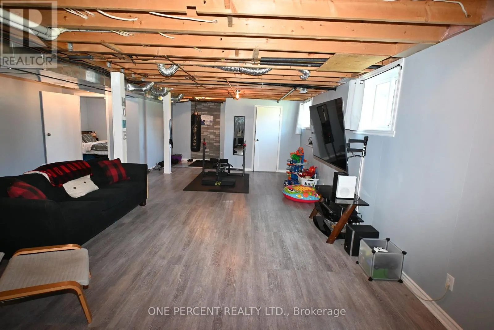 2010 RUE DU PARC STREET W