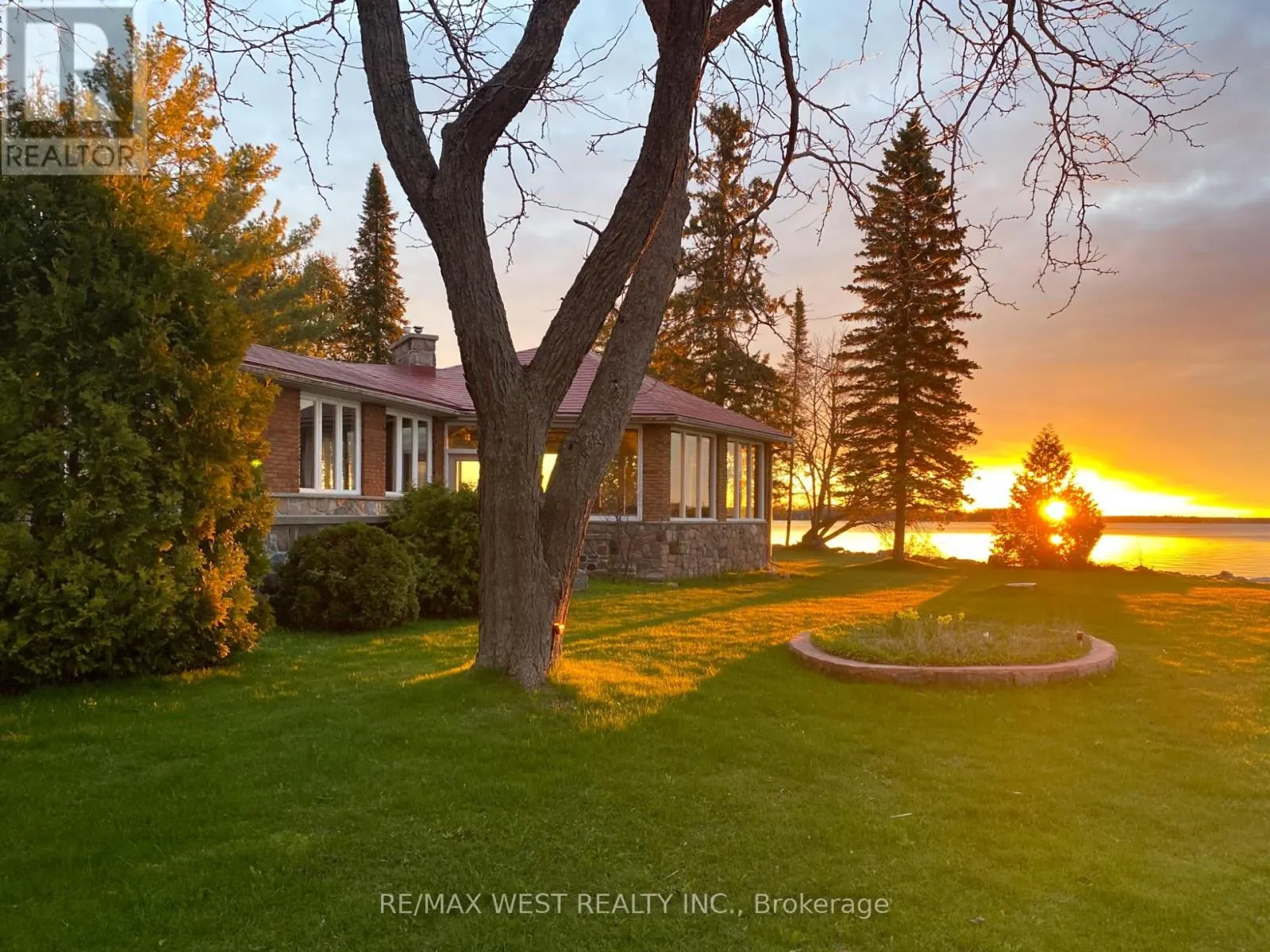 557 RIVERSIDE DRIVE