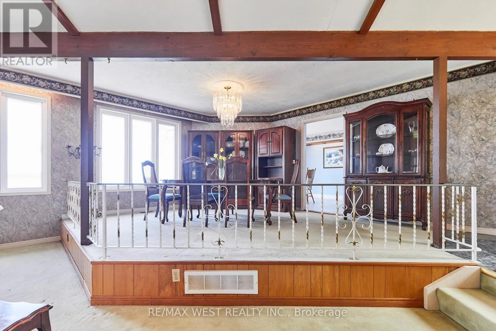 557 RIVERSIDE DRIVE
