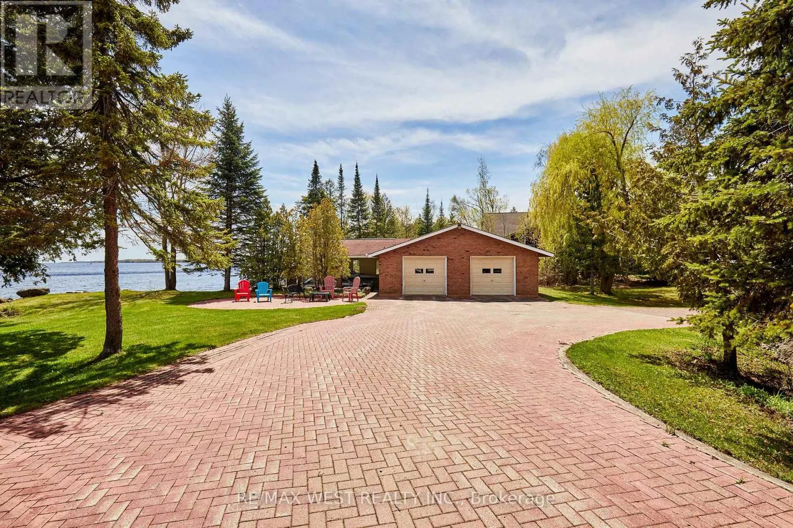557 RIVERSIDE DRIVE