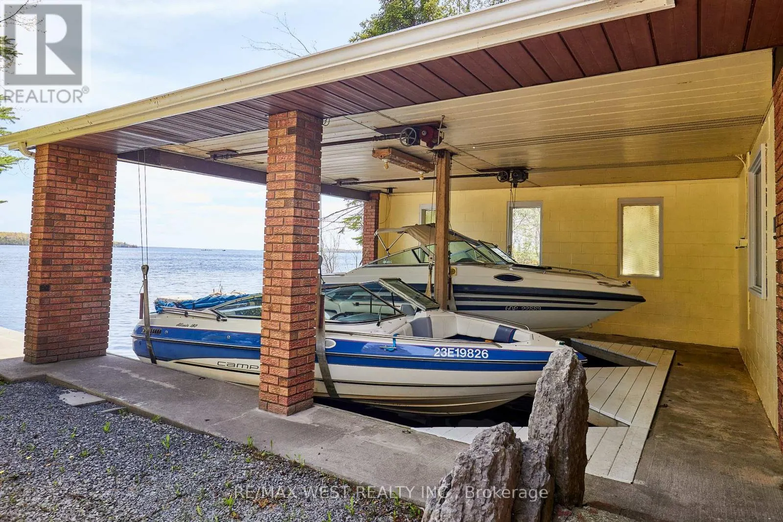 557 RIVERSIDE DRIVE