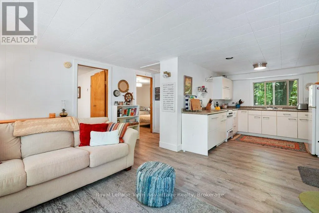 46 HUCKLEBERRY ISLAND