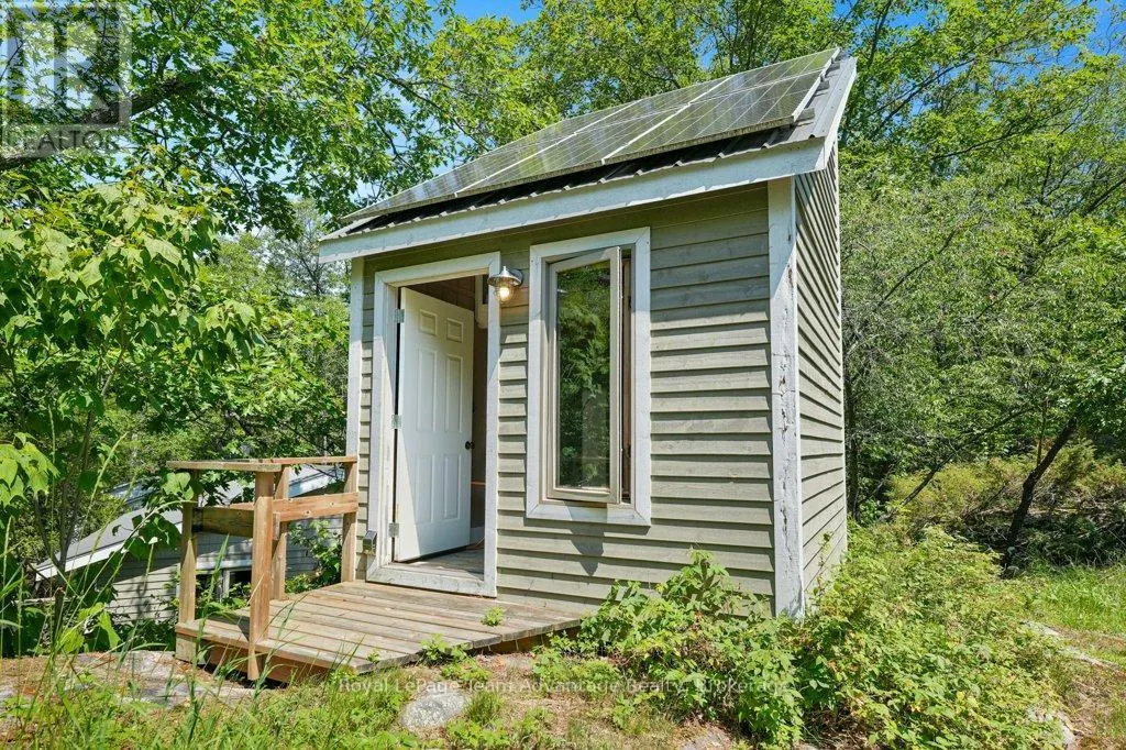 46 HUCKLEBERRY ISLAND