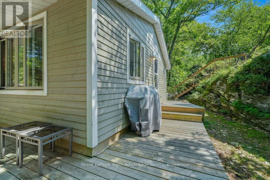 46 HUCKLEBERRY ISLAND