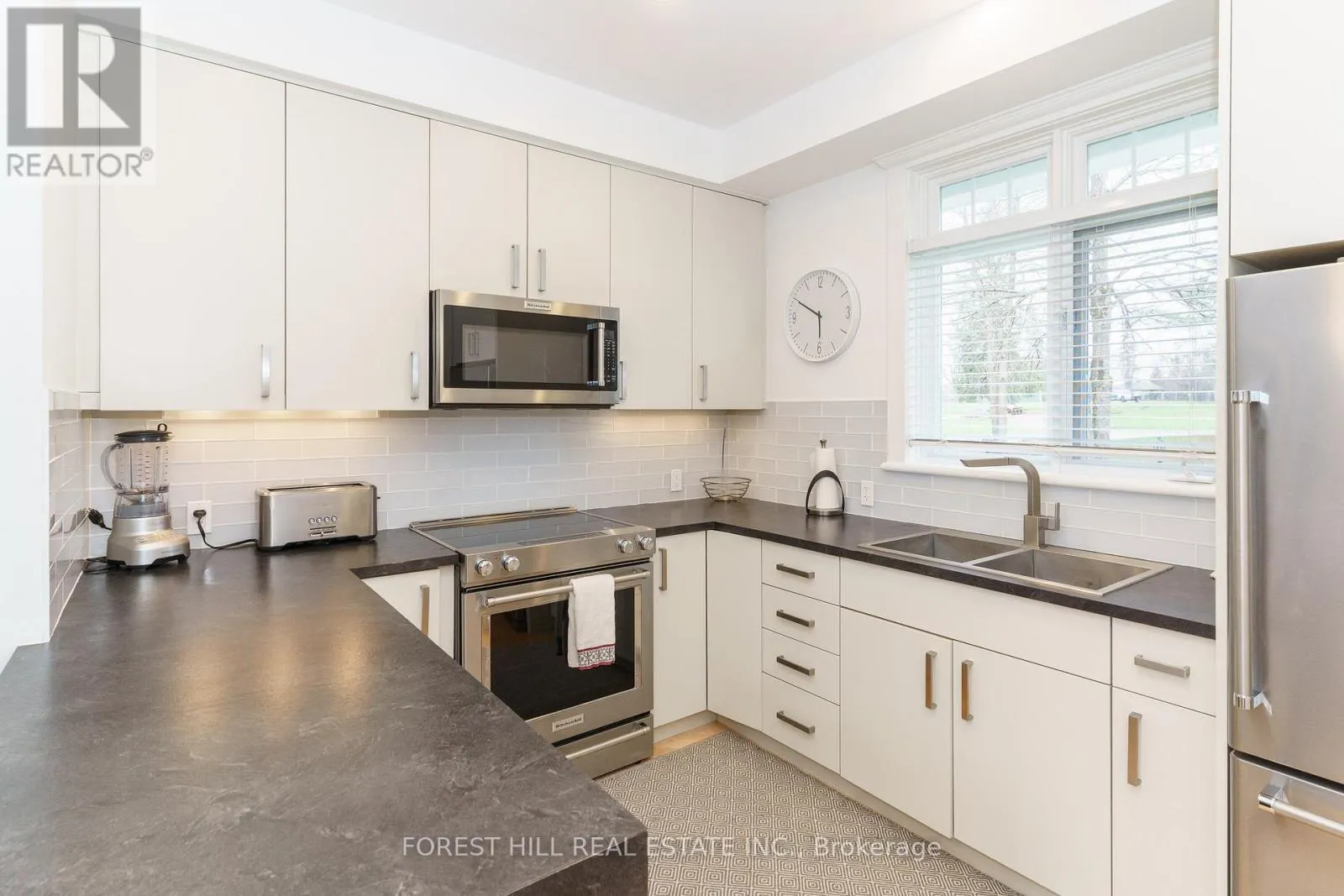 2 - 1131 ELGIN HOUSE ROAD