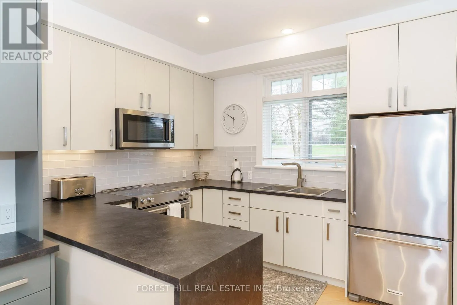 2 - 1131 ELGIN HOUSE ROAD