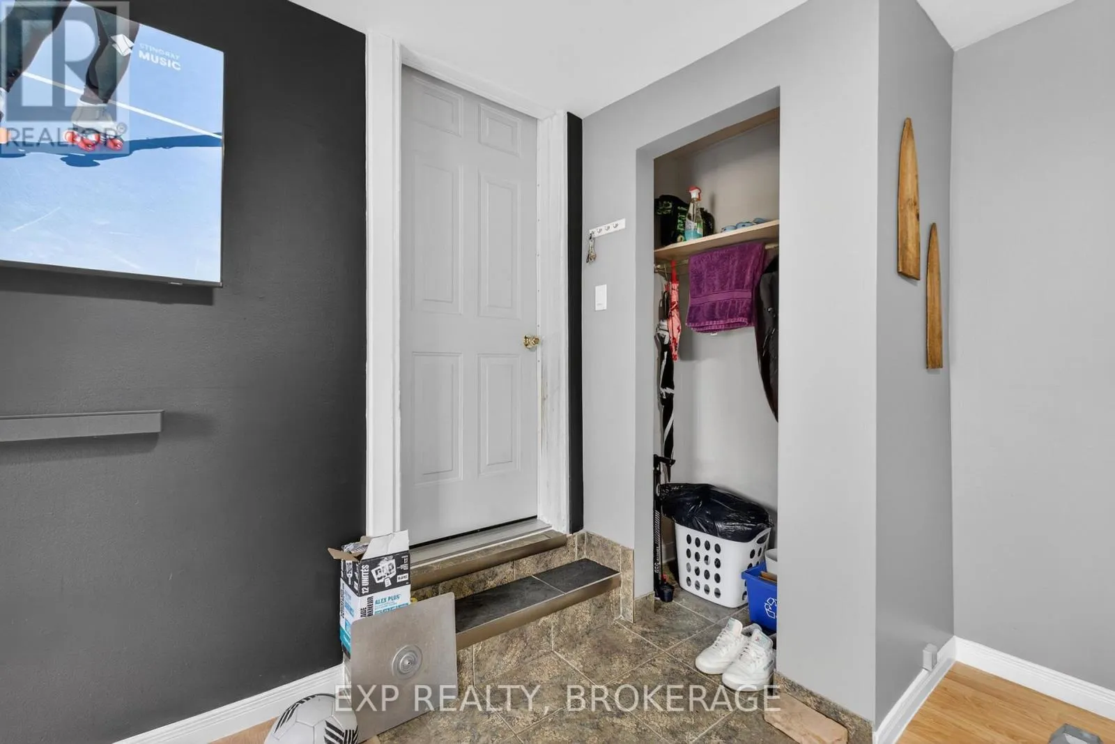 342 KING STREET W