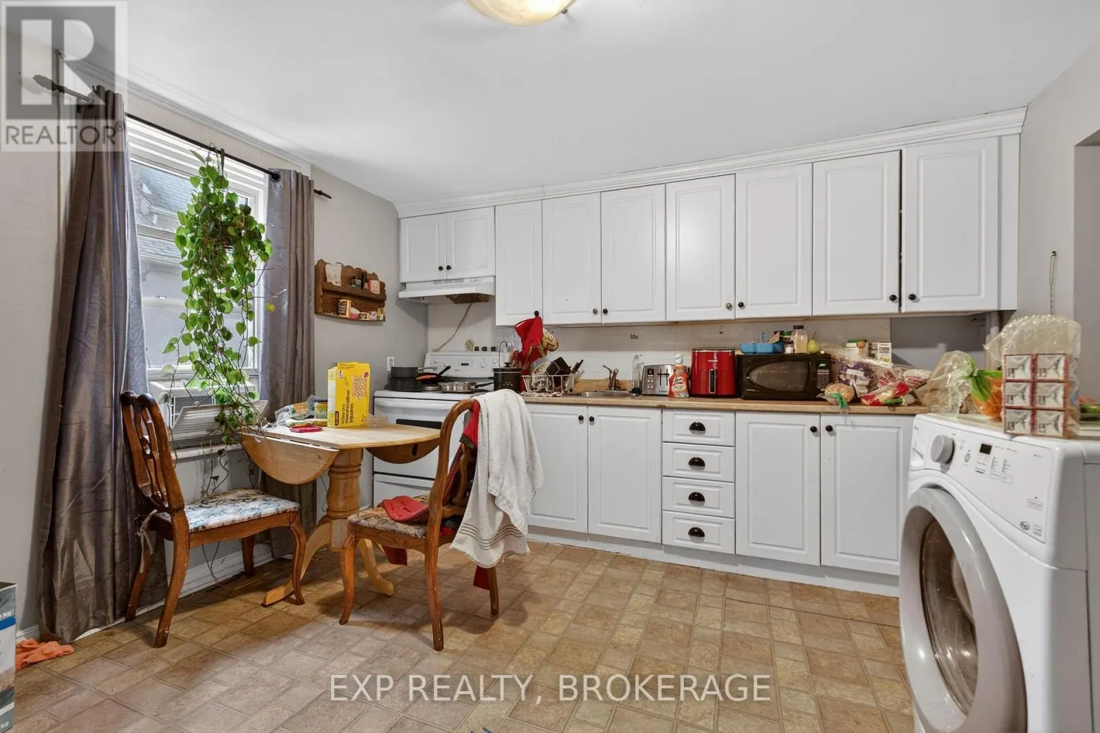 342 KING STREET W