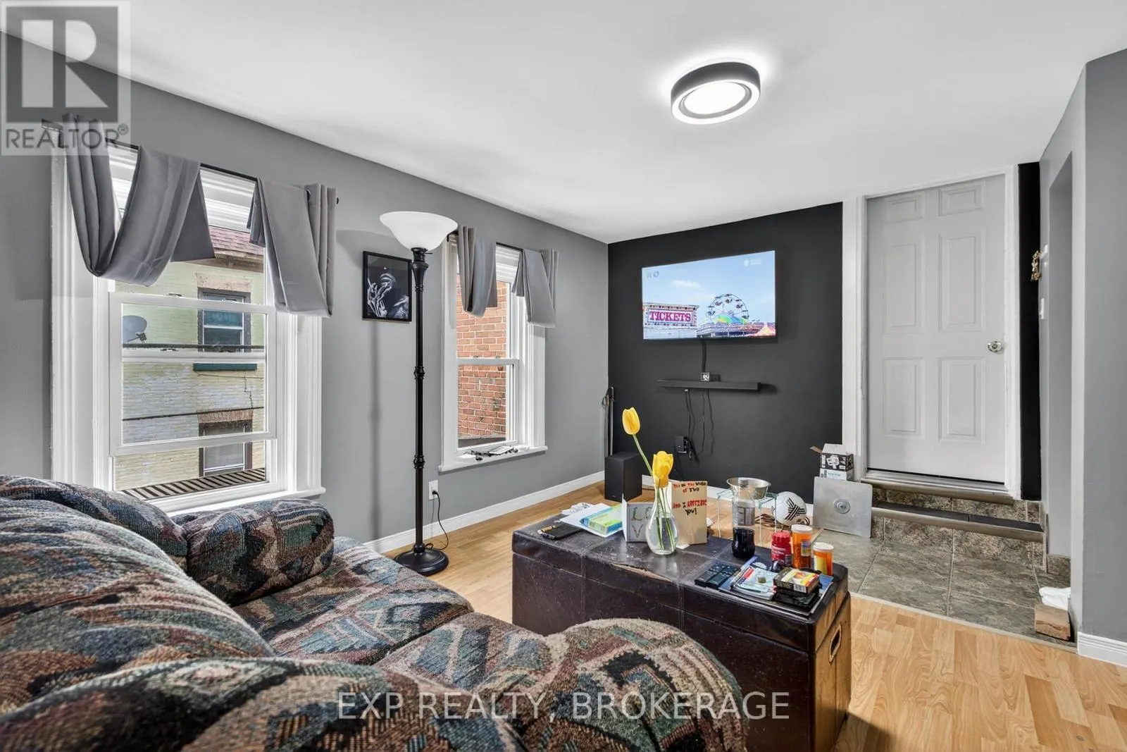 342 KING STREET W