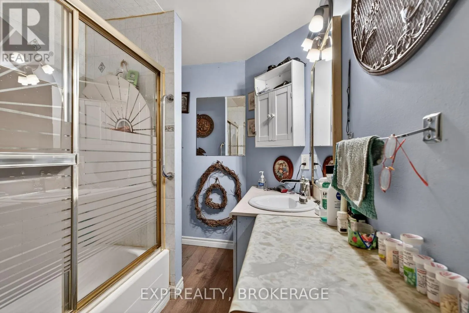 342 KING STREET W