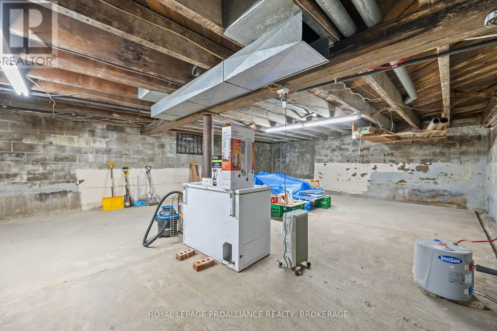 400 KING STREET W