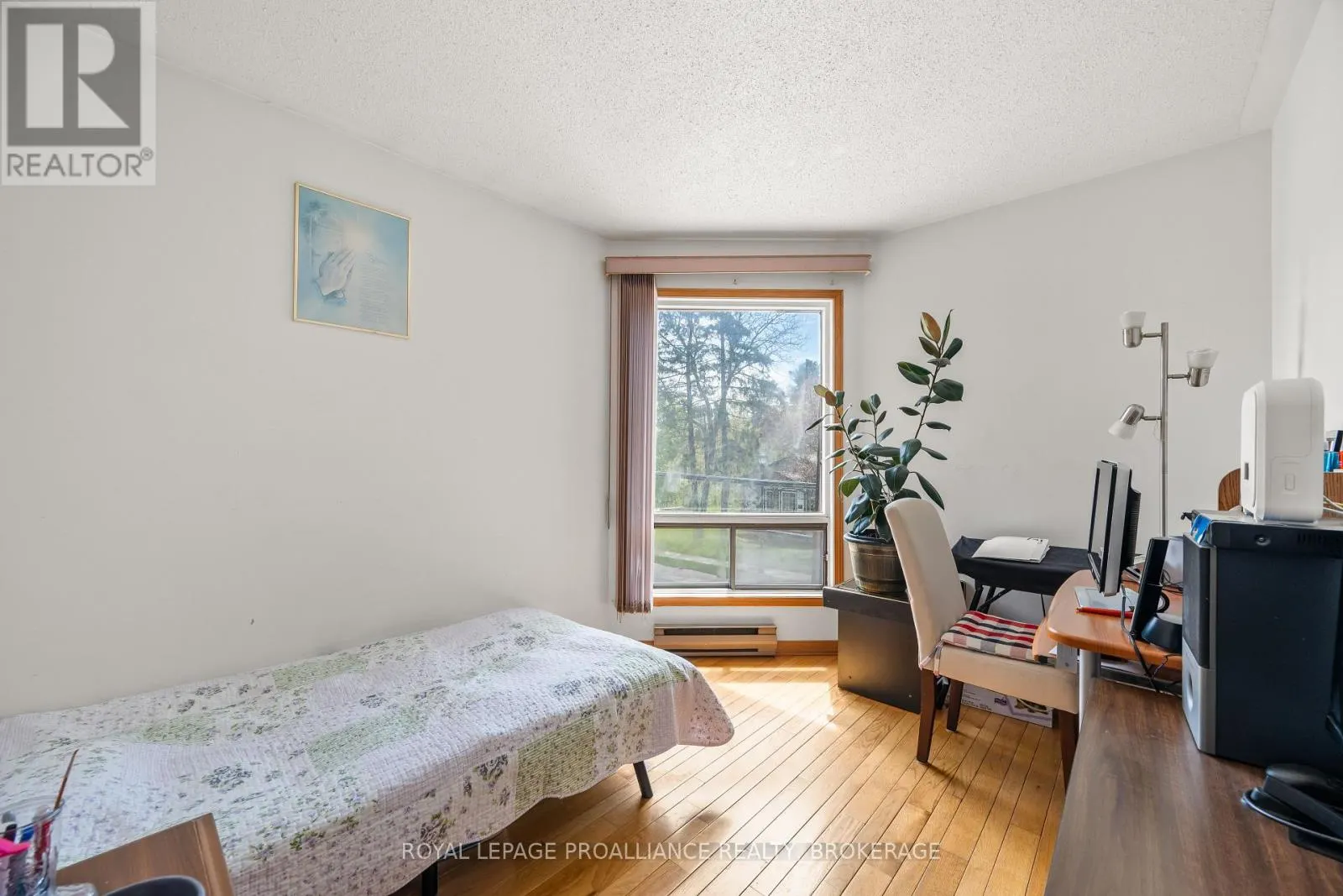 400 KING STREET W