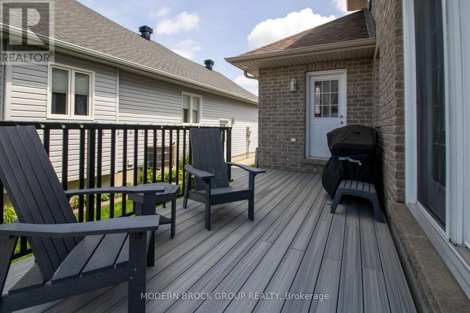 1000 CRESTWOOD DRIVE