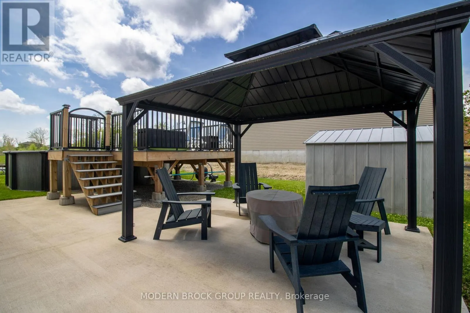 1000 CRESTWOOD DRIVE